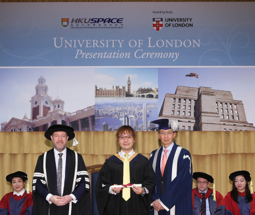 Mr Chan Wai Lun, a 2024 Bachelor of Laws (LLB) graduate, received the HKU SPACE Outstanding Academic Achievement Award with distinction. 