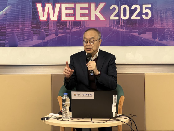 Professor Wong Ka Sing Lawrence, Emeritus Professor of The Chinese University of Hong Kong, shed light on how artificial intelligence, big data, and robotic technologies are reshaping the treatment landscape for stroke and neurological disorders. In his talk “Innovative Technologies Ushering in a New Era of Stroke and Neurological Treatment and Rehabilitation”, he shared case studies showcasing their practical applications. 