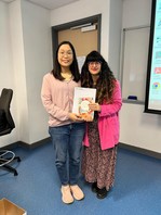 Congratulations to Ms. Ng, who has won the Outstanding Performance Award in our Certificate in Spanish (Introductory)! ¡Felicitaciones! (Apr 2025)