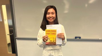 Congratulations to Ms. Chau, who has won the Outstanding Performance Award in our Certificate in French (Intermediate)! Félicitations! 
