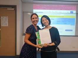 Congratulations to Ms. Leung, who has won the Outstanding Performance Award in our Certificate in Spanish (Intermediate)! ¡Felicitaciones! (Sep 2024)