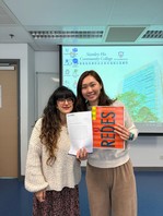 Congratulations to Ms. Chung, who has won the Best Progress Award in our Certificate in Spanish (Introductory)! ¡Felicitaciones! (Feb 2025)