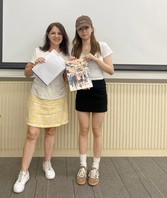 Congratulations to Ms. Pun, who has won the Best Progress Award in our Certificate in Spanish (Introductory)! ¡Felicitaciones! (Jul 2025)