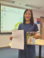 Congratulations to Ms. Lam, who has won the Best Progress Award in our Certificate in French (Introductory)! Félicitations! 