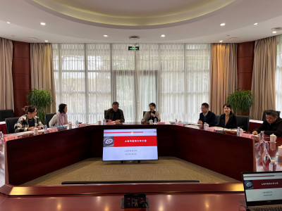 Meeting with the representatives of Shanghai University of Traditional Chinese Medicine.