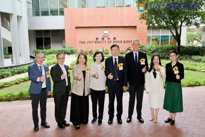 Photo with guests: Mr Wang Lun, Dr Lock Chung Sum, Dr Joey Lam, Prof Chan Yuen Tak Fai Dorothy, Mr Chenyong, Mr Lee Ming Kwai, Dr Ling Yau Sze, Ms Hui Sze Man 
